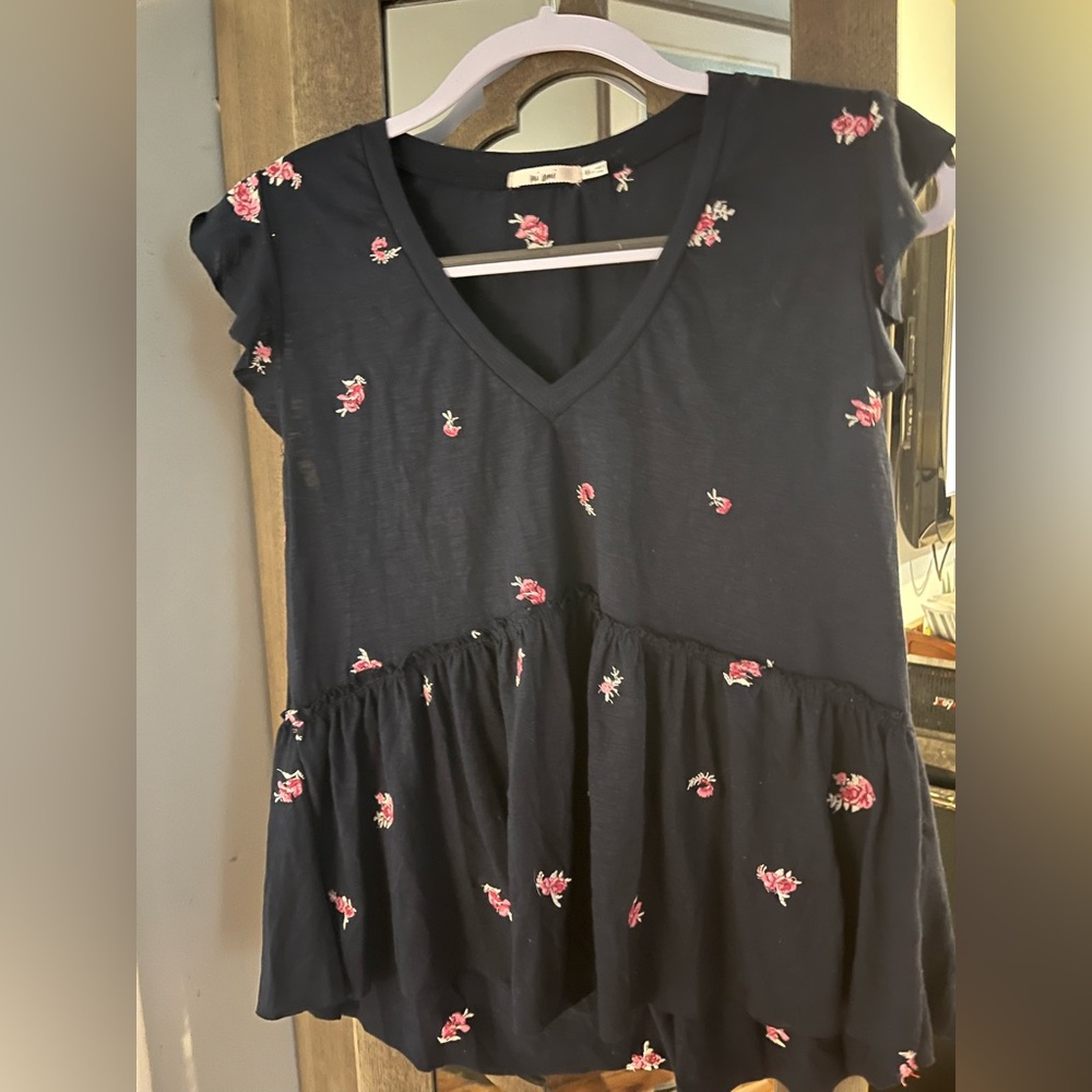 Super Cute Top - size M